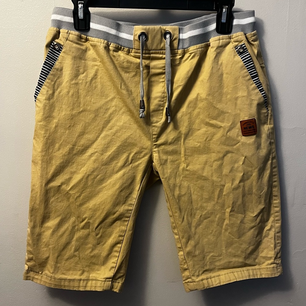 Men's Tan Drawstring Casual Shorts